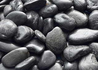 черная морская галька черная морская галька